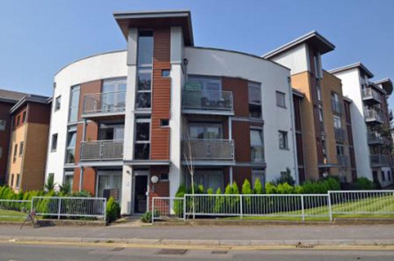 Kelvin Gate, Bracknell Luff & Wilkin Property Specialists