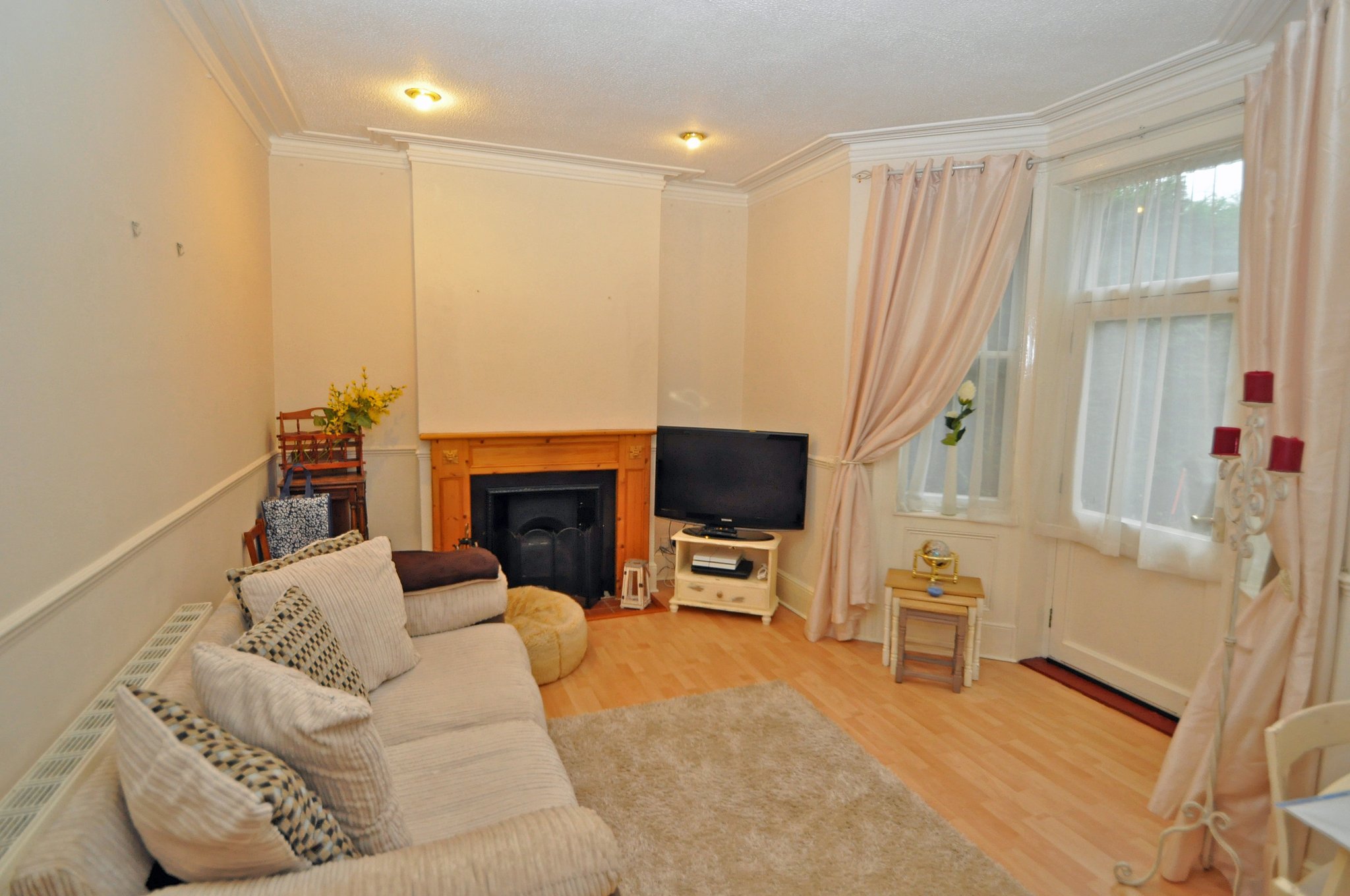 Aldershot Road, FLEET Luff & Wilkin Property Specialists