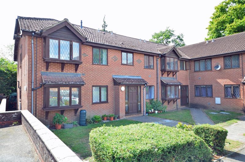 Scarlet Oaks, Camberley